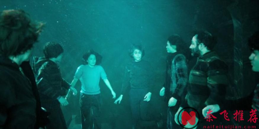 开场即炸裂，这天马行空的脑洞猛片《光》看爽了！