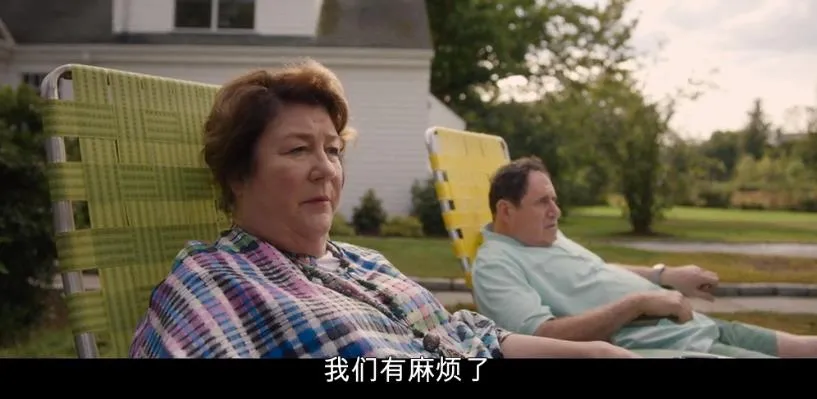 兩口子偷窺鄰居成癮，Netflix 這部劇《窺視者/監視者》玩起了心跳加速