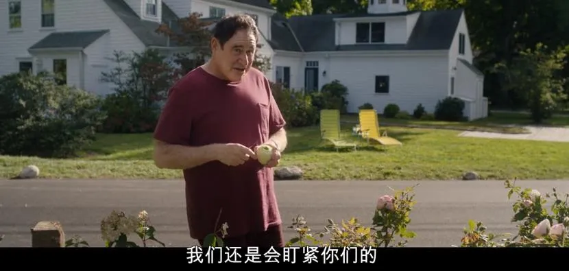 兩口子偷窺鄰居成癮，Netflix 這部劇《窺視者/監視者》玩起了心跳加速