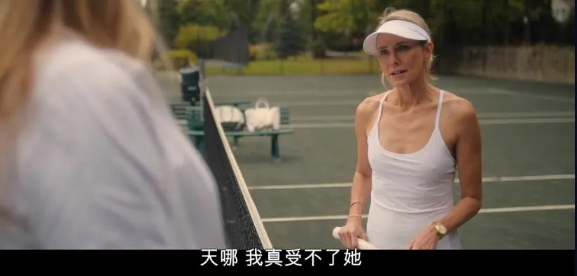 兩口子偷窺鄰居成癮，Netflix 這部劇《窺視者/監視者》玩起了心跳加速