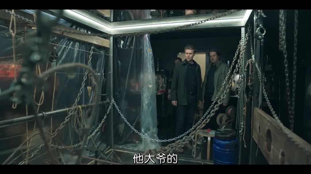 波兰 R 级尺度犯罪片《红色罪恶》，看完头皮发麻！