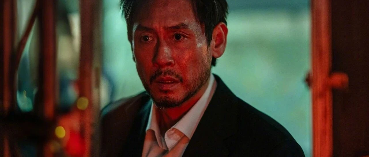 韩剧《鼠惑》：柳俊烈一人分饰多角，薛景求追债追出一场身份罗生门