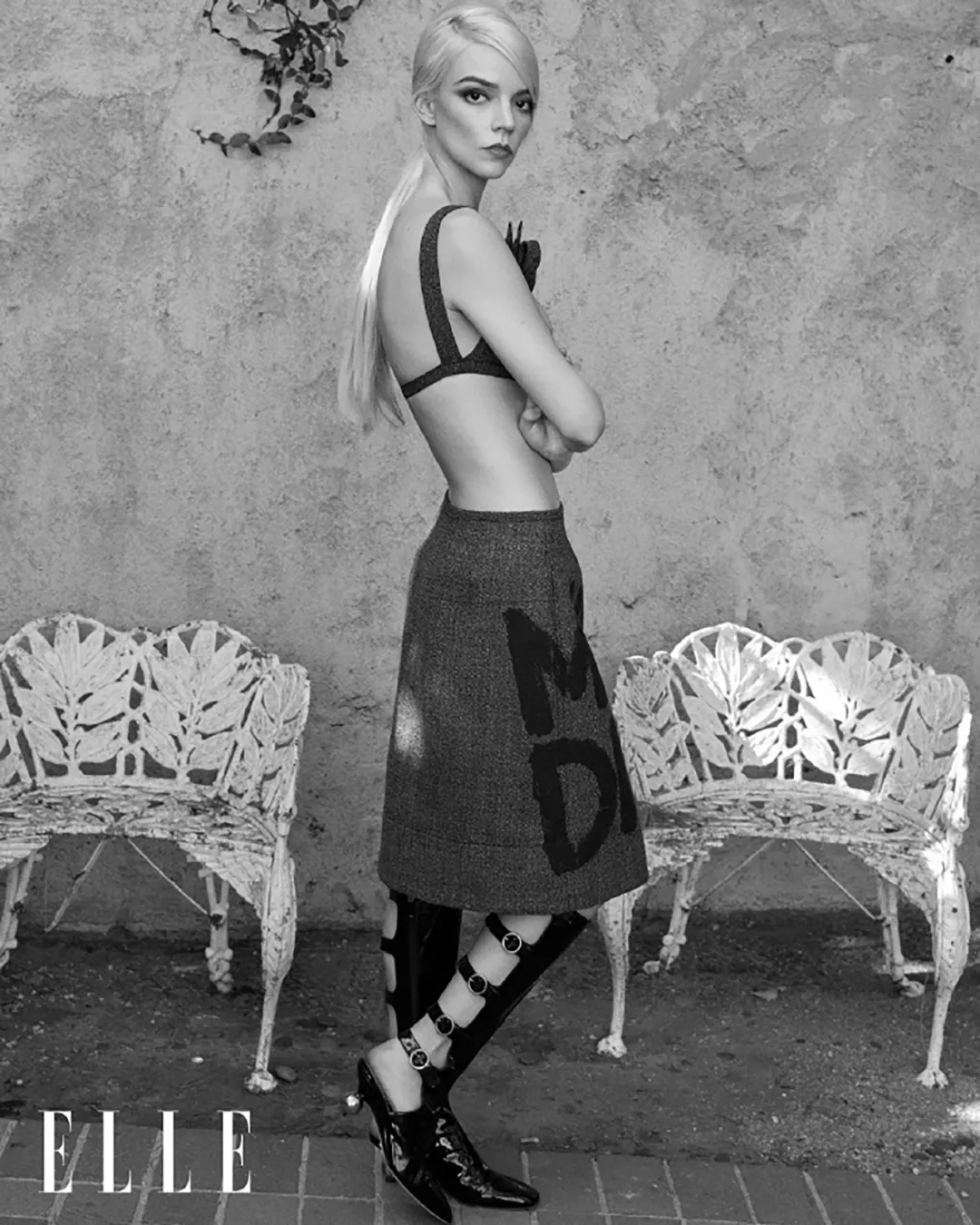 【11K】《後翼棄兵》女主安雅·泰勒-喬伊大膽寫真​​​集登《Elle》雜誌封面