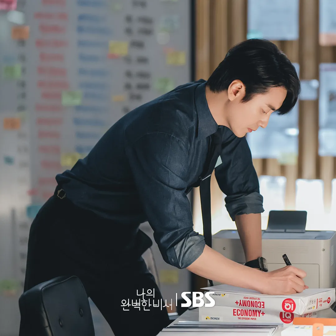 剧名劝退，差点错过，这韩剧《我的完美秘书/打招呼的关系》连刷5集，意外的好看啊！