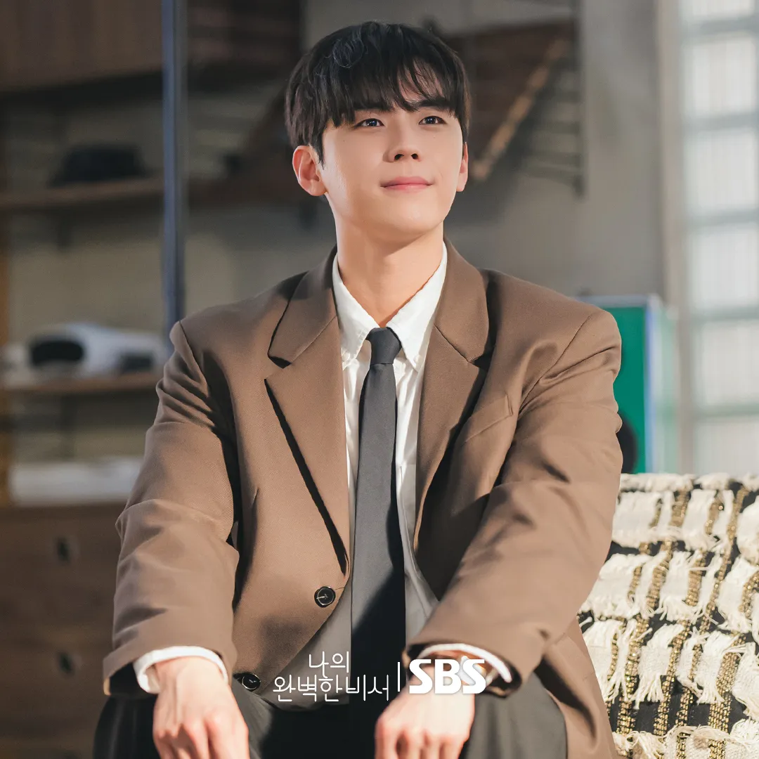 剧名劝退，差点错过，这韩剧《我的完美秘书/打招呼的关系》连刷5集，意外的好看啊！