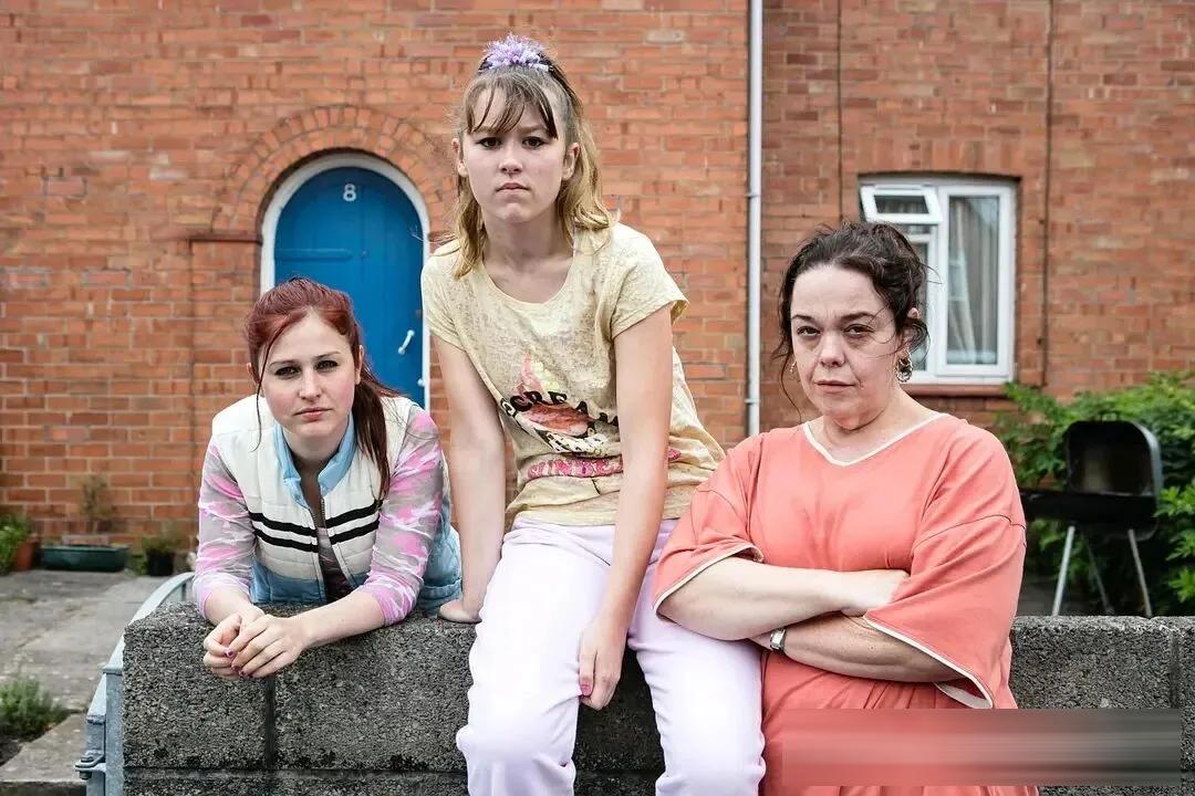 BBC《三个女孩》：罗奇代尔案里，那个示警一百八十多次的社工