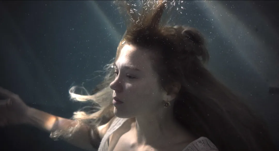 穿越三個時空的懸疑愛情科幻片，女神這新作《野獸/超時空愛殺》太驚豔！