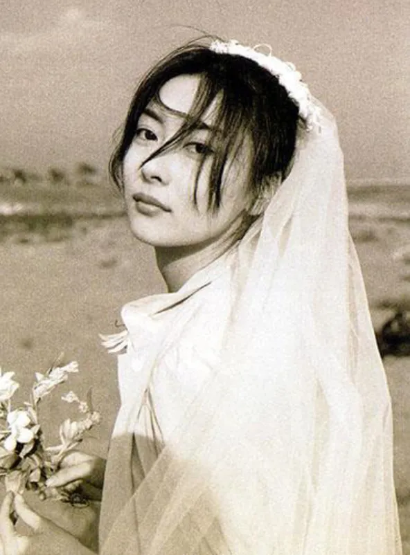 雖然中山美穗已經離去，但她所詮釋的青春與愛情，與《情書》這部電影一同成爲了永恆的經典