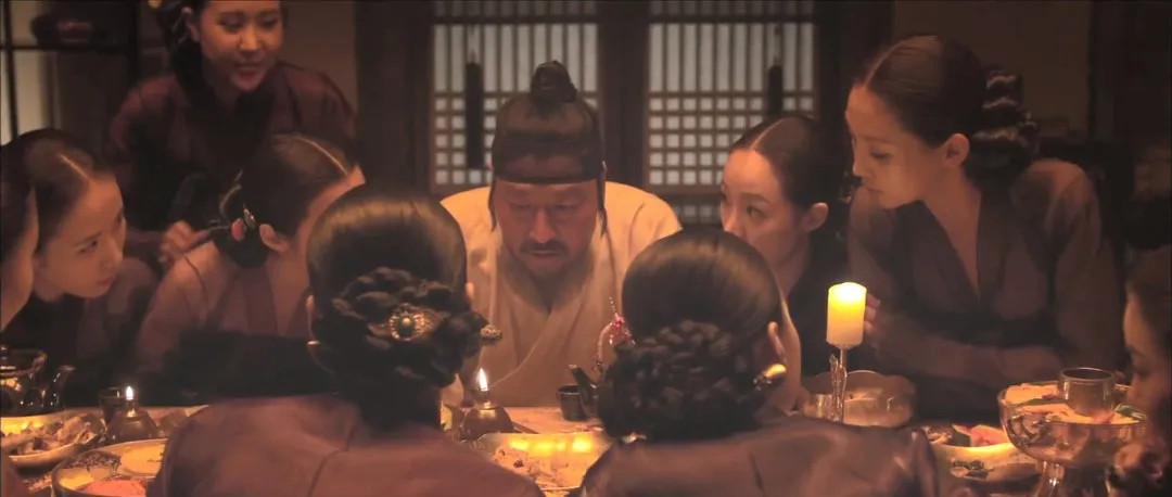 相术引发的宫廷夺权的斗争的韩国电影《观相/观相大师：灭王风暴》，剧情跌宕起伏，值得观看！