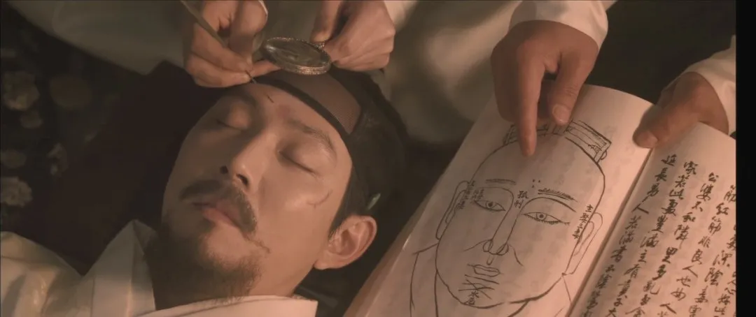 相术引发的宫廷夺权的斗争的韩国电影《观相/观相大师：灭王风暴》，剧情跌宕起伏，值得观看！