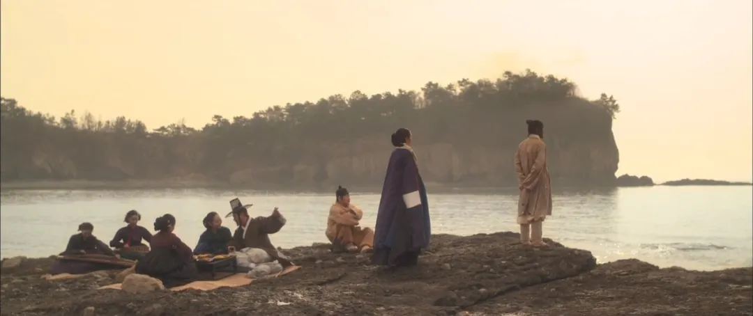 相术引发的宫廷夺权的斗争的韩国电影《观相/观相大师：灭王风暴》，剧情跌宕起伏，值得观看！