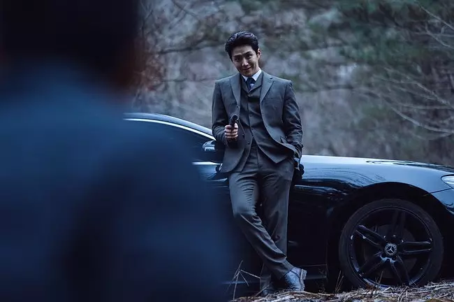 韩国动作爽片《贵公子》，疯批帅哥硬刚财阀，全程燃爆荷尔蒙