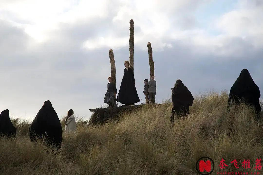 這部改編自戲劇大師莎士比亞作品的《麥克白/馬克白》，野心燒出來的噩夢，夠味兒！