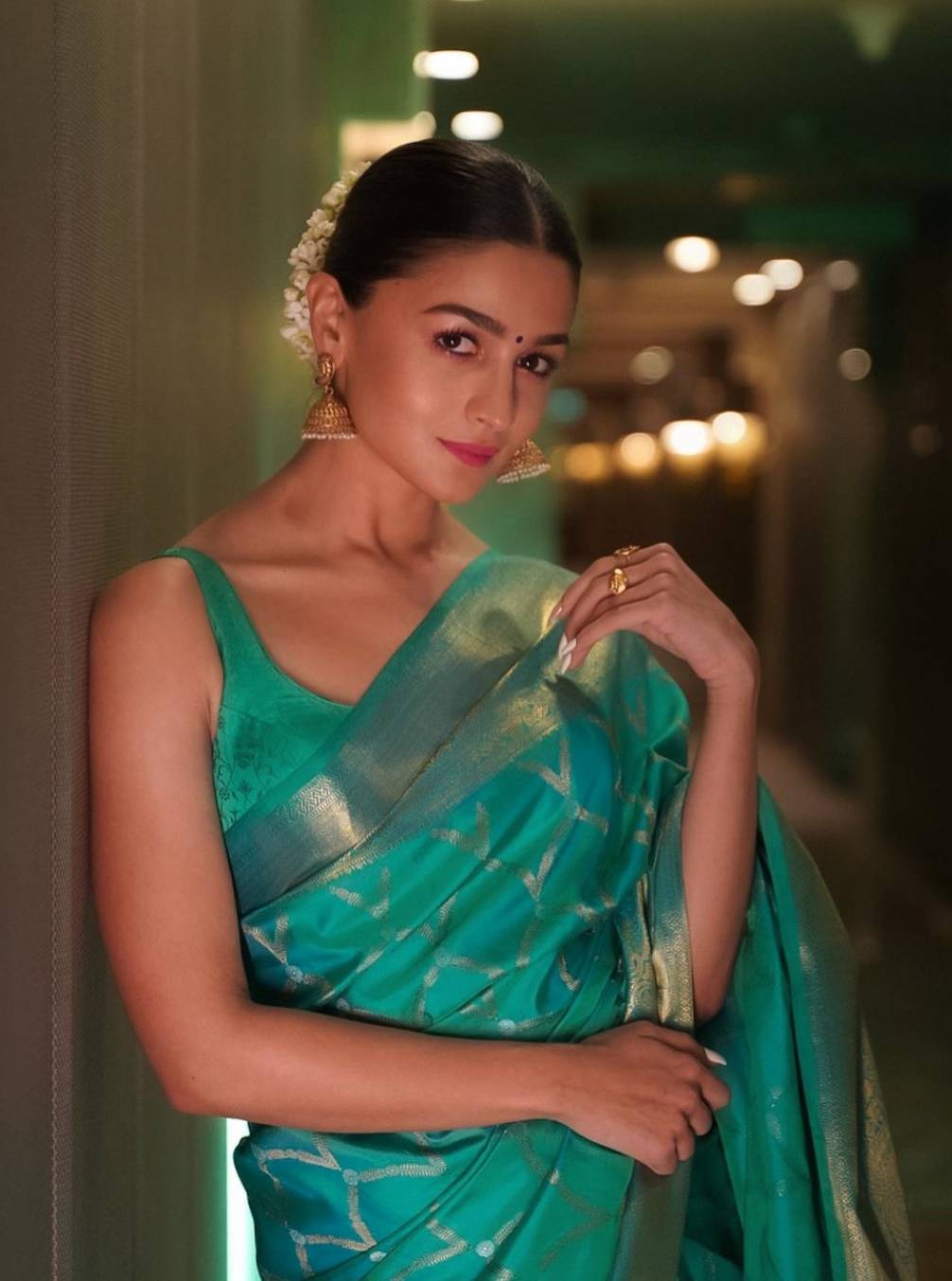 Netflix《甘古拜·卡蒂婭瓦迪》5件不為人知的事實：由妓女搖身一變做女帝