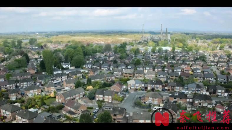 Netflix最新英劇《毒鎮》一部有毒小鎮的血淚史，看完心都涼了半截！