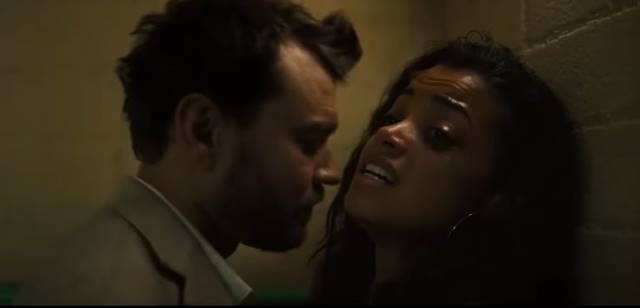 《親愛的快逃》劇情看點：美女去見公司男客戶，見對方太迷人放下戒心，結果悲劇了