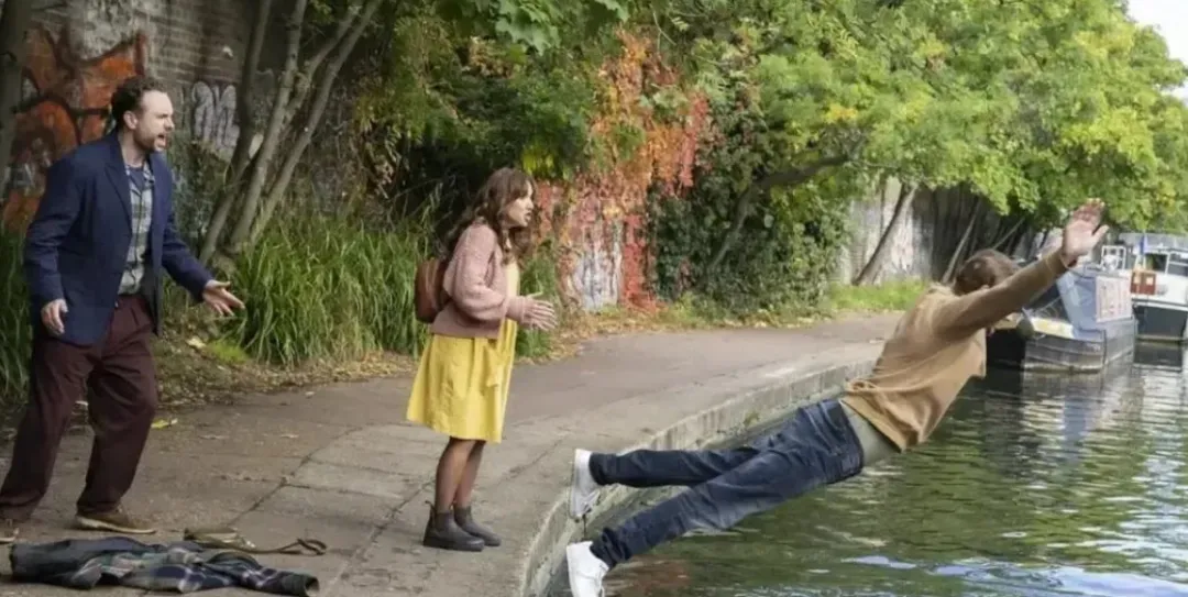 这部笑点密集的高分英剧《尝试/而立人生》第四季来了