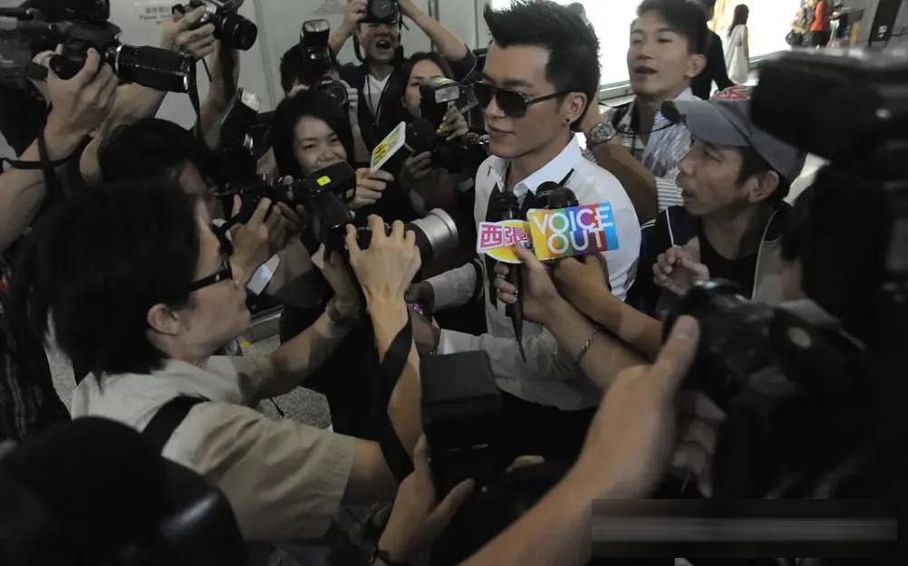 TVB 三十部经典职场剧：从《大时代》到《新闻女王》