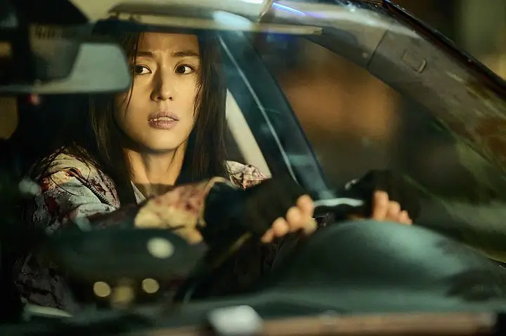 超猛丧尸大片！《釜山行/尸杀列车/尸速列车》导演又一恐怖新作《群体》