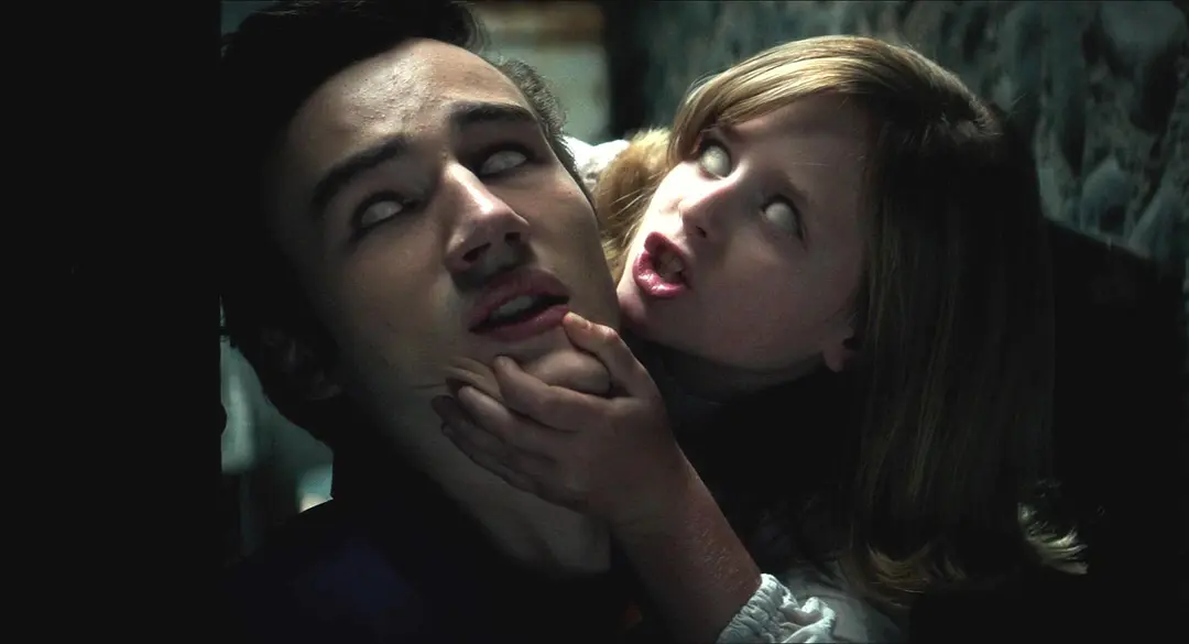 一部高能通靈恐怖片《死亡占卜2：惡靈始源/死亡占卜：邪門初開/碟仙：惡靈始源》，建議晚上別看