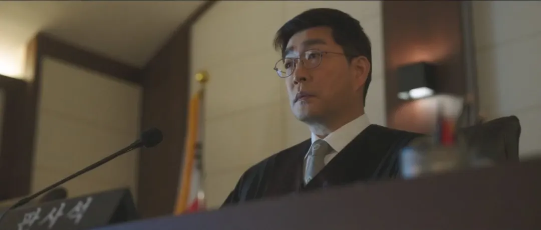 韓國又炸出一部犯罪復仇爽劇《法官大人》，開播好評如潮，一集上癮！