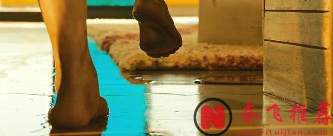 从悬崖坠落到绝地反击，这部女主复仇片《复仇战姬 / 烈女复仇/血色攞命花/浴血狂花》，太生猛了！