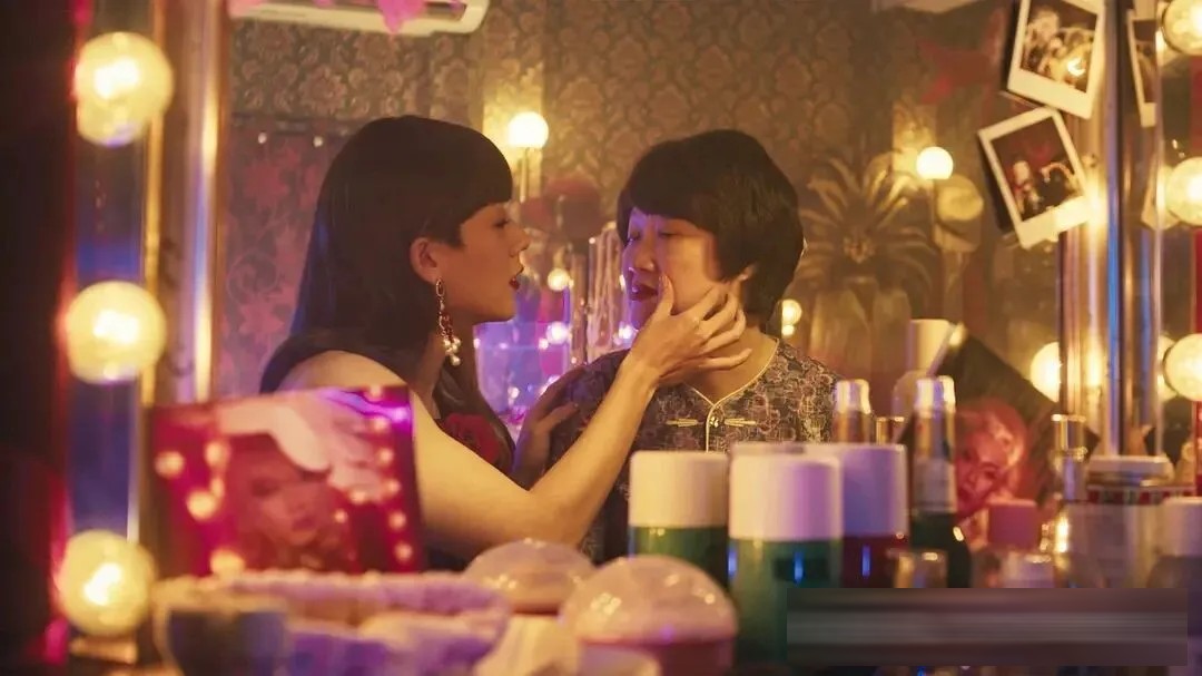 电影《好孩子》：真实经历改编，新加坡变装皇后的母子和解