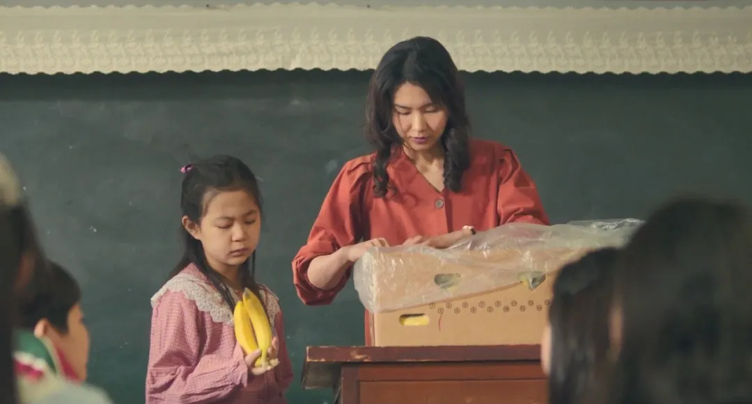 一部描述小女孩敏感的内心世界的韩国电影《秘密之丘》，看完怒打满分，强力推荐...