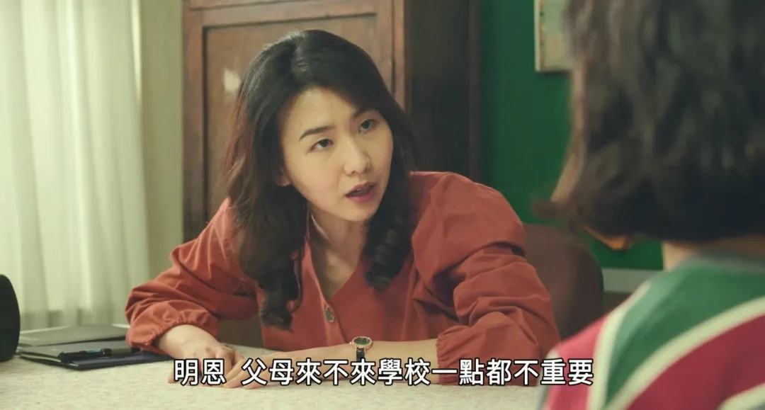 一部描述小女孩敏感的内心世界的韩国电影《秘密之丘》，看完怒打满分，强力推荐...