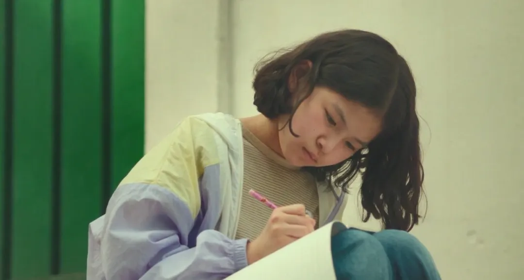 一部描述小女孩敏感的内心世界的韩国电影《秘密之丘》，看完怒打满分，强力推荐...