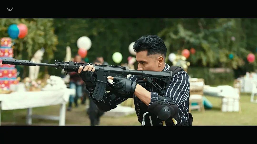 IMDB 3万人8.1高分，豆瓣9.0的神剧「零零零」，挑战Netflix的王牌美剧！