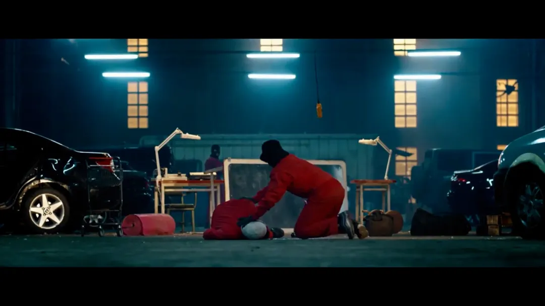 2024极具韩式风格的黑色犯罪电影《别碰脏钱》，尺度生猛炸裂，导演真是敢拍