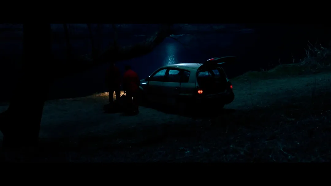 2024极具韩式风格的黑色犯罪电影《别碰脏钱》，尺度生猛炸裂，导演真是敢拍