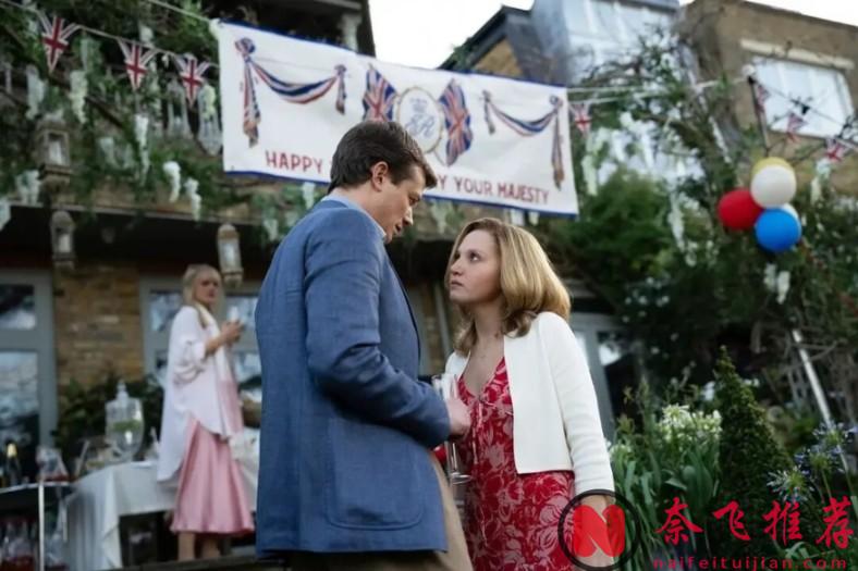 一口氣看完4集，這部由打造過《王冠》的製作團隊操刀的最新英劇《淑女》值得去看！