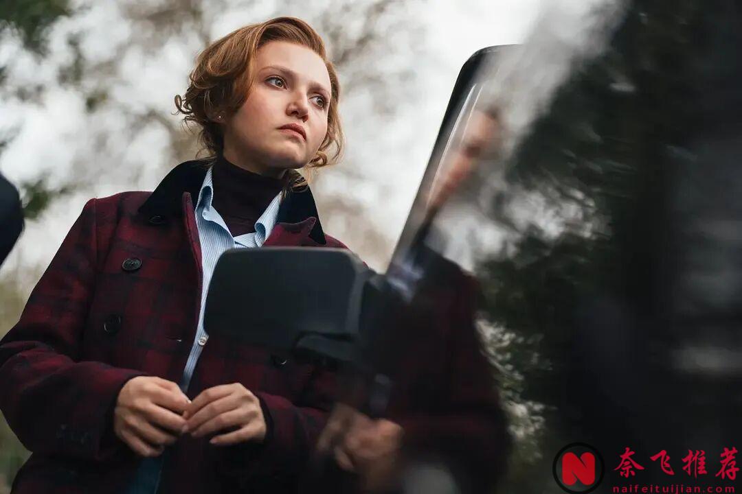 一口氣看完4集，這部由打造過《王冠》的製作團隊操刀的最新英劇《淑女》值得去看！