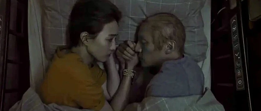 臺灣科幻懸疑片《緝魂》：張震剃髮扮醜，演一場移魂謎案