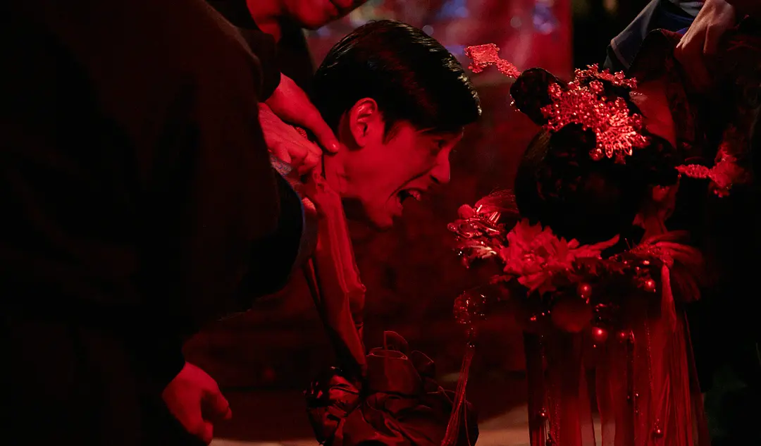 以真实的冥婚习俗为题材的台湾恐怖片《尸忆》：穿越生死界限的冥婚噩梦，窒息的让人抓狂