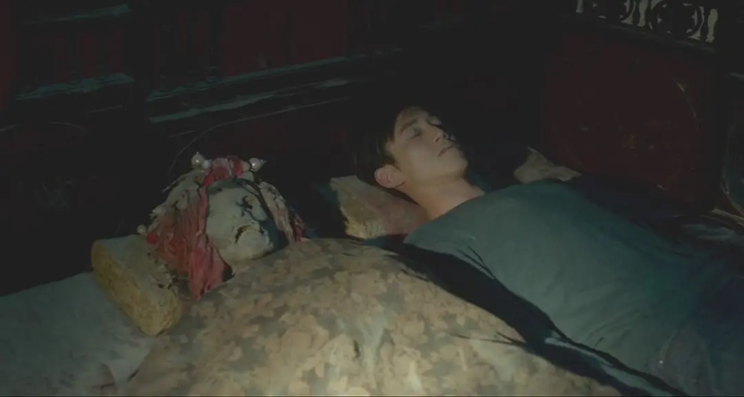 以真实的冥婚习俗为题材的台湾恐怖片《尸忆》：穿越生死界限的冥婚噩梦，窒息的让人抓狂