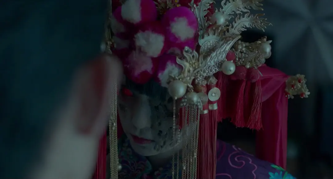 以真實的冥婚習俗為題材的臺灣恐怖片《屍憶》：穿越生死界限的冥婚噩夢，窒息的讓人抓狂