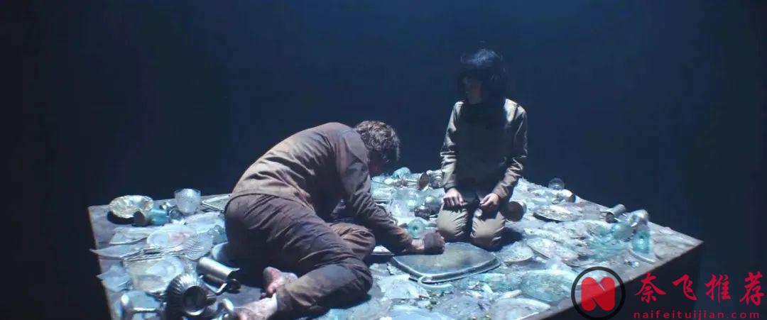 苦等5年的R級爆款《飢餓站臺2/飢餓斗室2/絕命大平臺2》，可能連導演都沒整明白在演什麼~