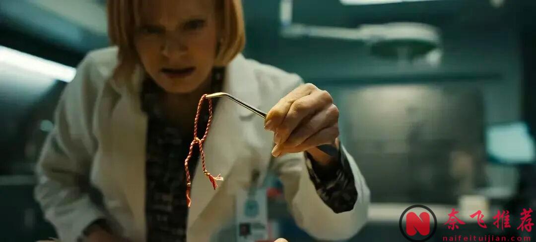 尺度太大了，Netflix這部改編自暢銷小說的新懸疑劇《他和她的謊/雙面故事》節奏緊湊到根本停不下來！