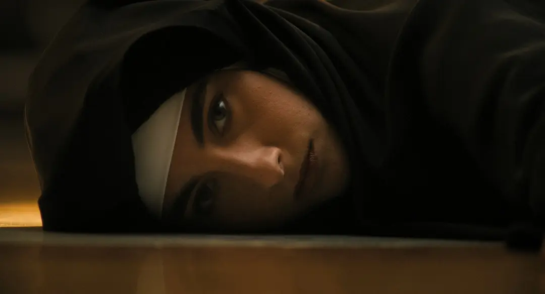 这部限制级电影《凶兆前传/第一凶兆 /天魔：恶之初》，才是童年阴影，关系混乱却看得发麻