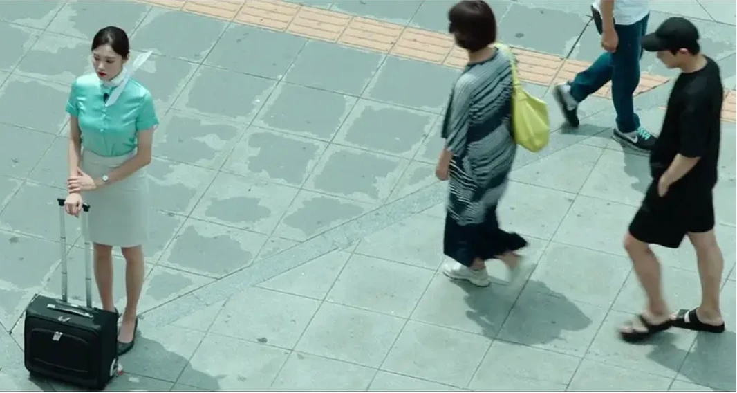 韩国双女主电影《女警/陀枪师奶x新扎师姐/霹雳娇锋》，揭露灰色产业，上映前遭抵制！