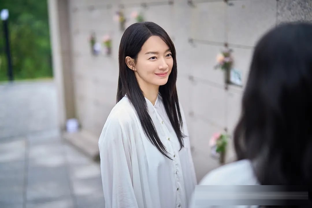 韓國《眼眸》:申敏兒一人分飾兩角,全片沒有一隻鬼卻讓你不敢關燈