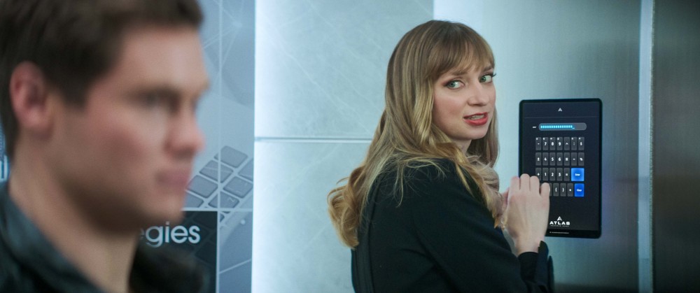 《不法岳父母》Netflix影评｜原来我岳父是银行抢匪？超爆笑无厘头喜剧电影, 结局还有惊喜翻转！