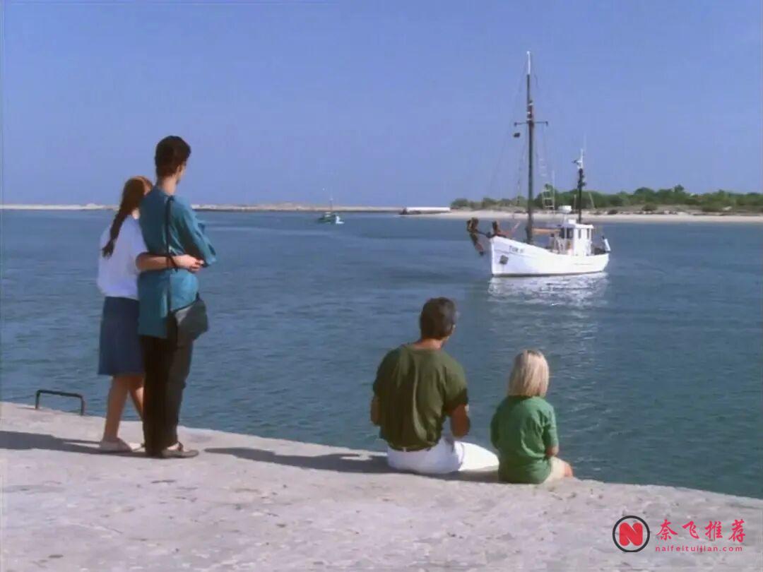 葡萄牙愛情片《海之花》：寡婦和逃犯，在盛夏海灘上發生了不該發生的事 ！