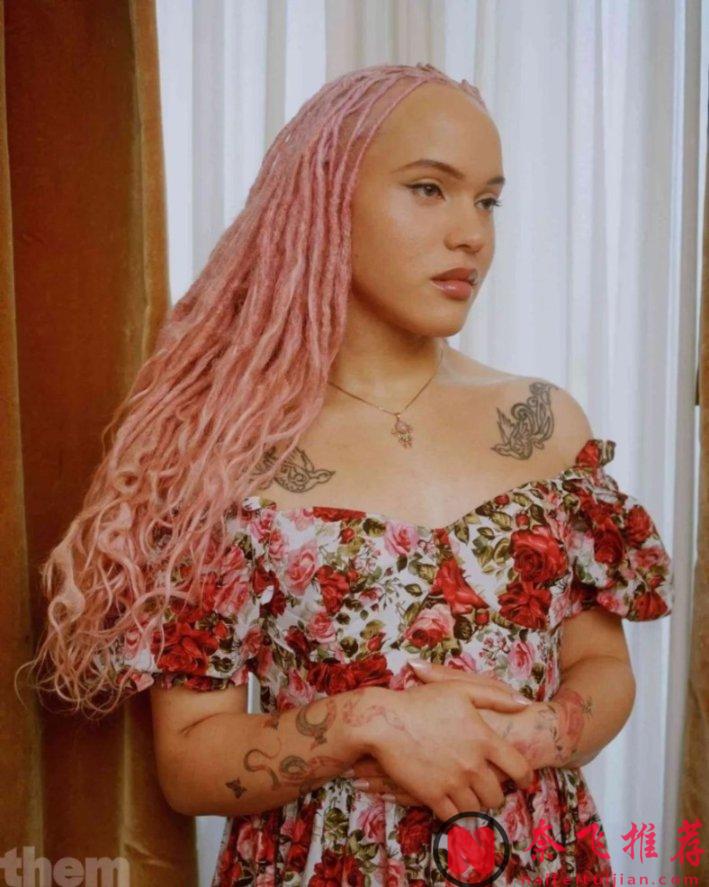 儿子以变性人出柜，大咖父亲鼎力支持