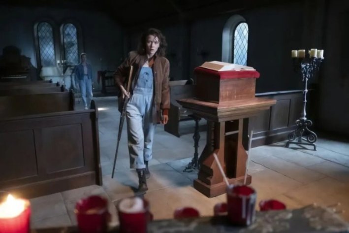 被称为：现象级的恐怖Netflix神剧《鬼入侵/阴宅异事》,真的生猛到极点！