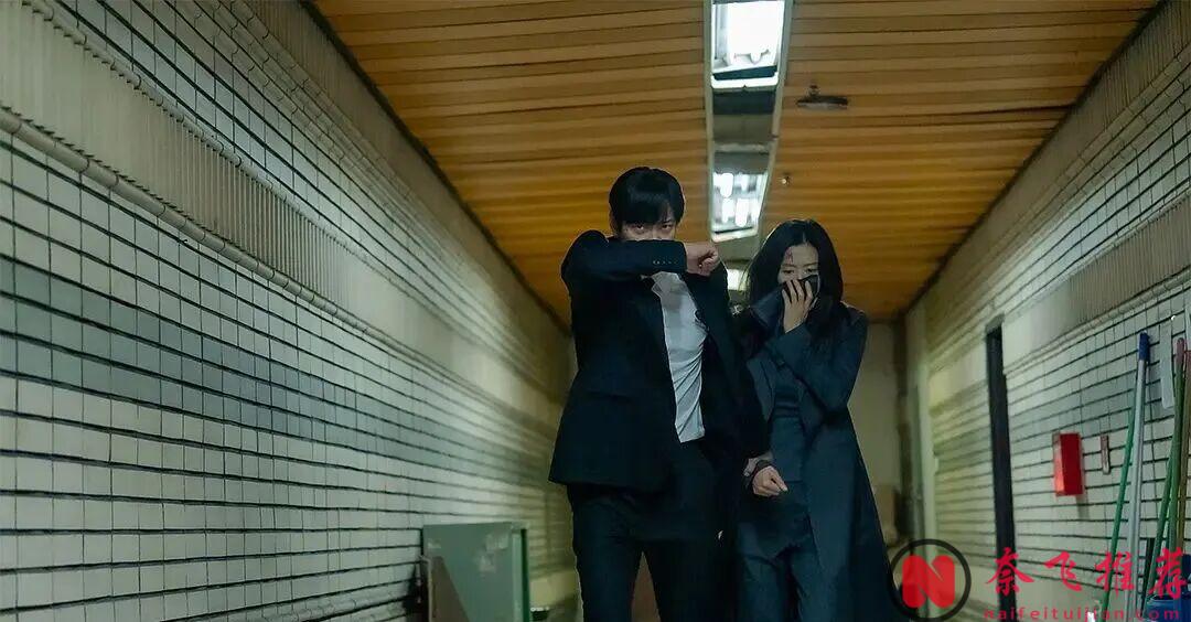 砸钱又砸人，女神新剧《暴风圈》看完让人欲罢不能