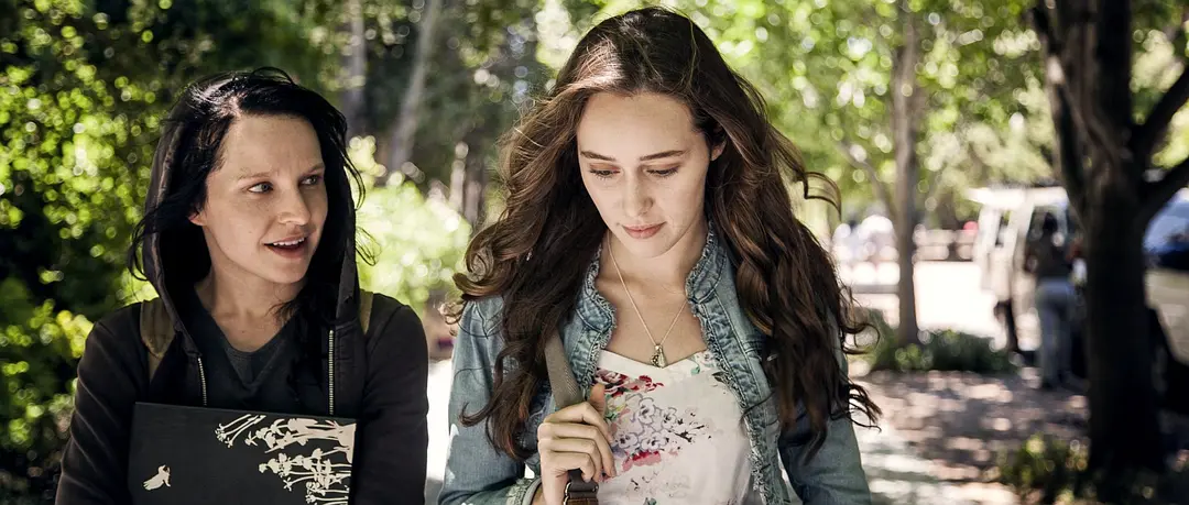 推荐两部诡异驱魔类型恐怖片，全程紧张刺激